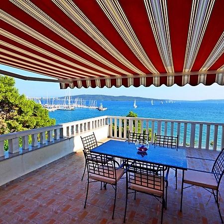 Apartment Luxury Cream Kastela Ruang foto