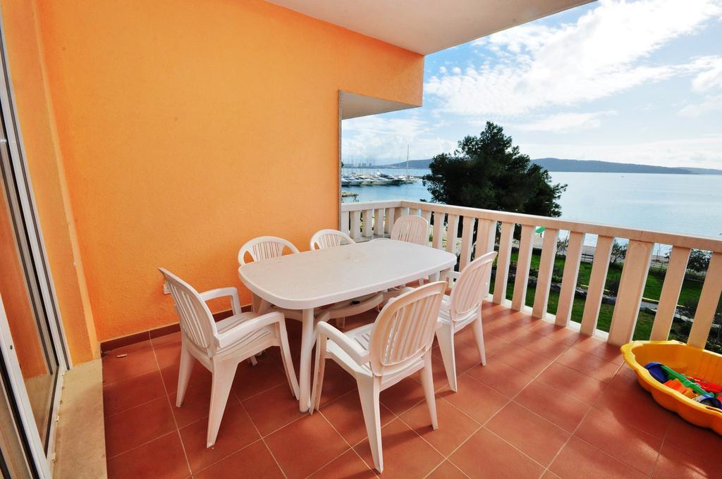 Apartment Luxury Cream Kastela Ruang foto