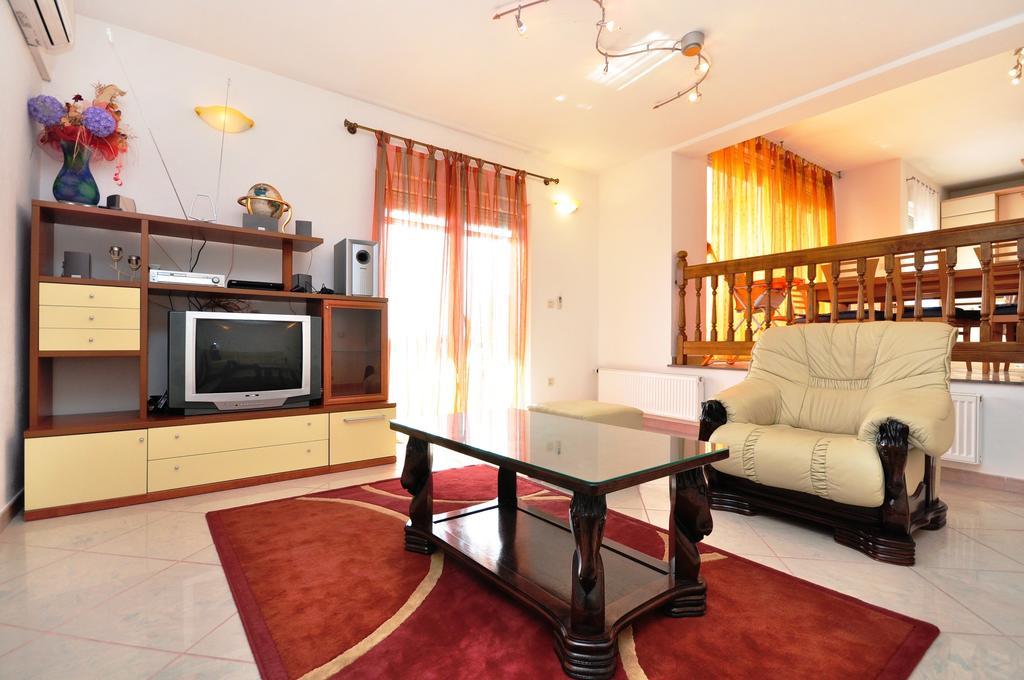 Apartment Luxury Cream Kastela Ruang foto