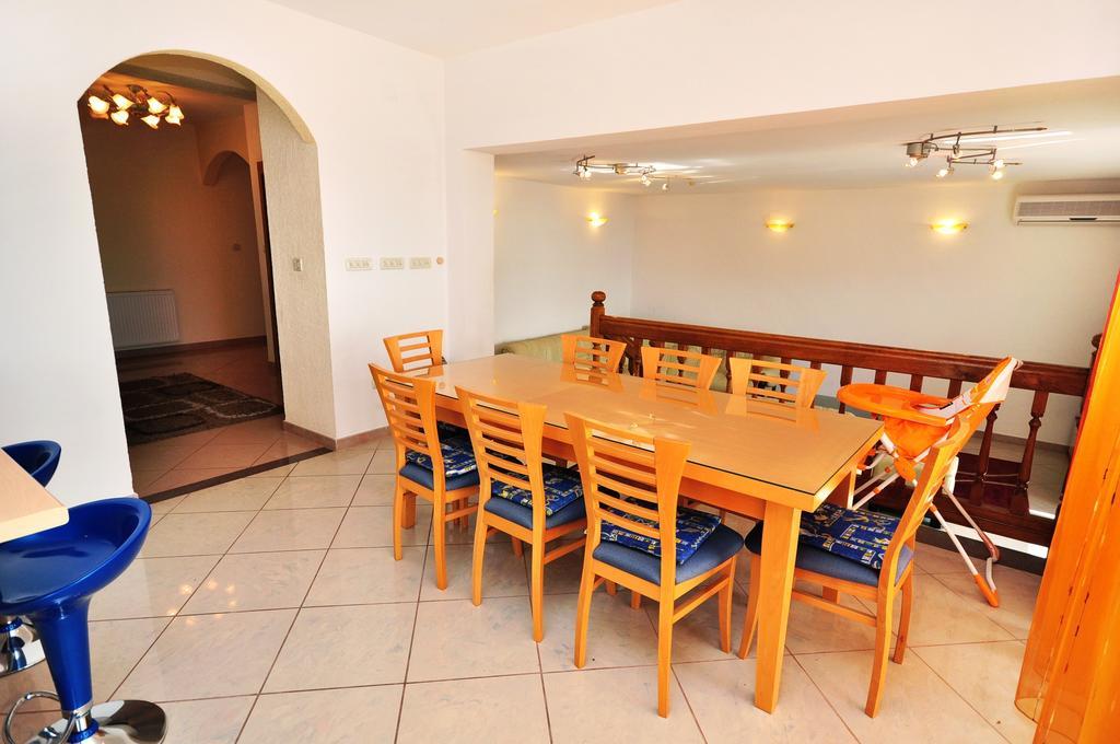 Apartment Luxury Cream Kastela Ruang foto